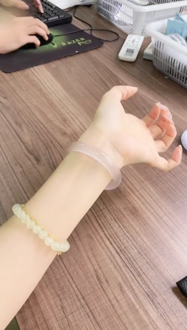未镶嵌手镯石英质玉377-58