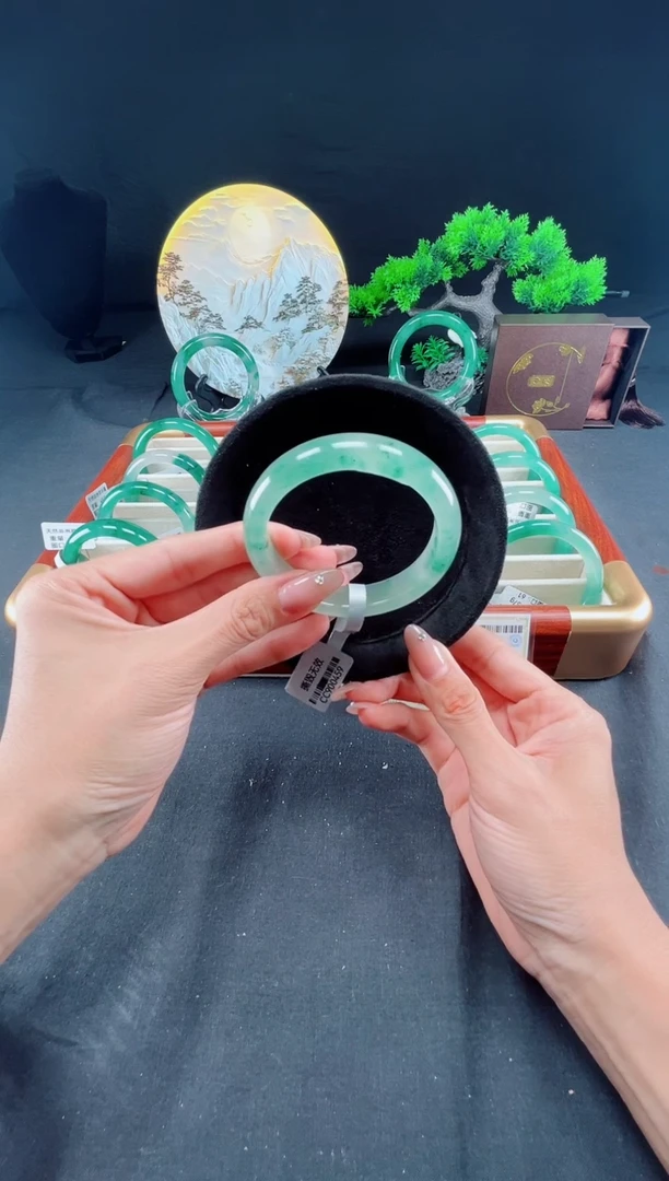 未镶嵌手镯石英质玉（非洲翠）真品上等纯天然非洲翠玉手镯石英质玉
