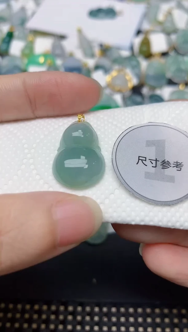 翡翠18K金镶嵌颈饰天然缅甸A货翡翠