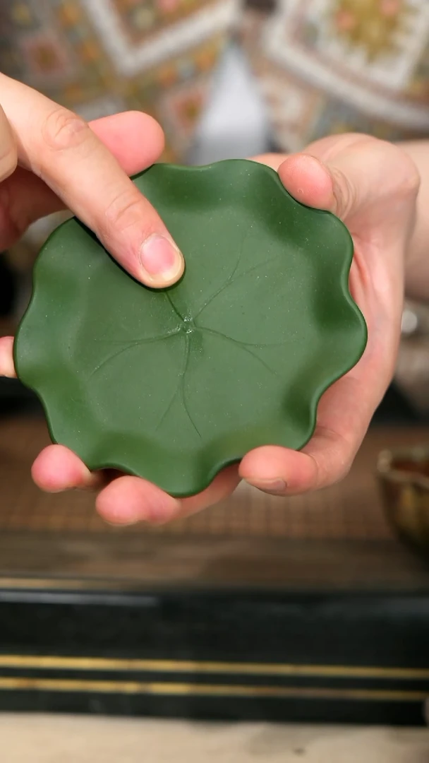 紫砂摆件5宜兴紫砂《荷叶杯垫·民国绿》