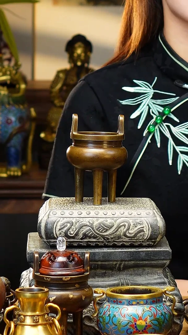 炉天下三足鼎炉