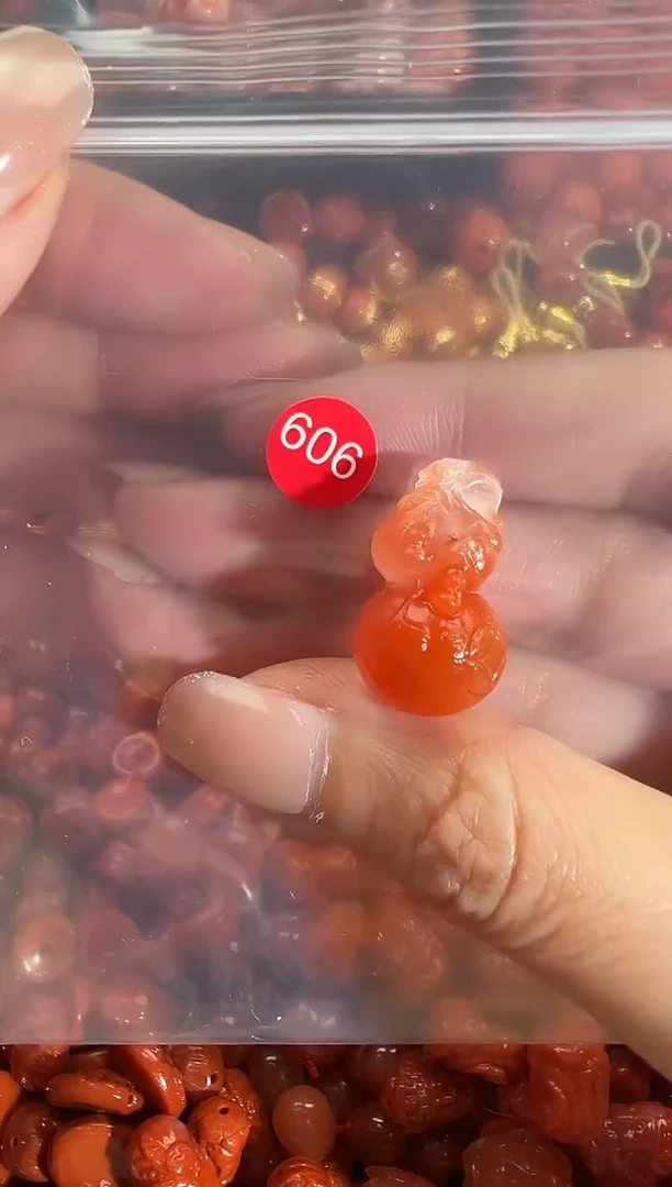 颈饰未镶嵌南红玛瑙1