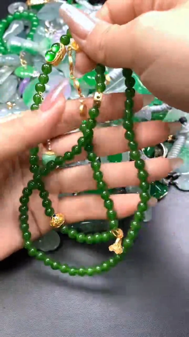 颈饰未镶嵌翡翠(配扣头多样性发其一）115