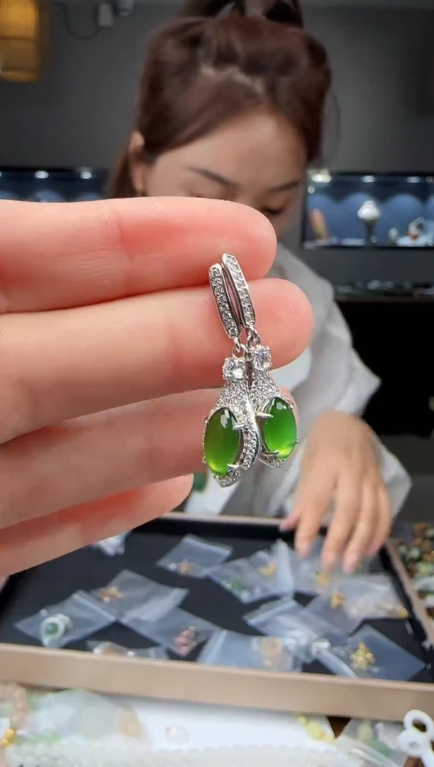 和田玉银S925镶嵌耳饰1