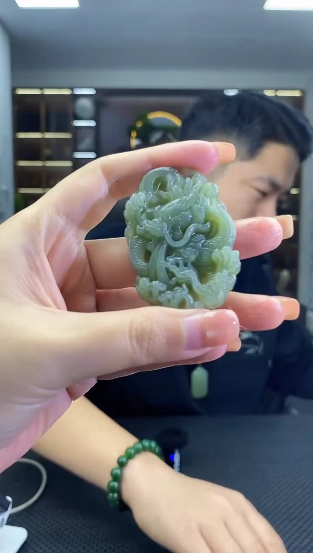 颈饰未镶嵌和田玉龙牌清货2