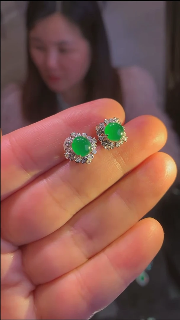 18K金镶嵌翡翠耳饰耳饰