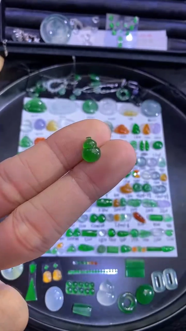 未镶嵌挂件翡翠葫芦