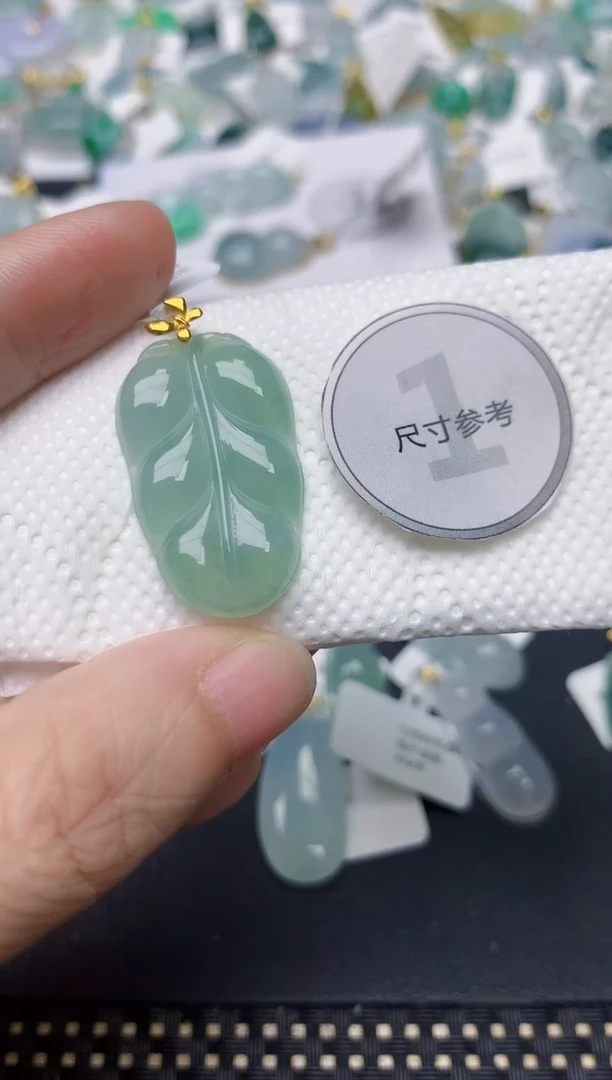 颈饰18K金镶嵌翡翠天然缅甸A货翡翠
