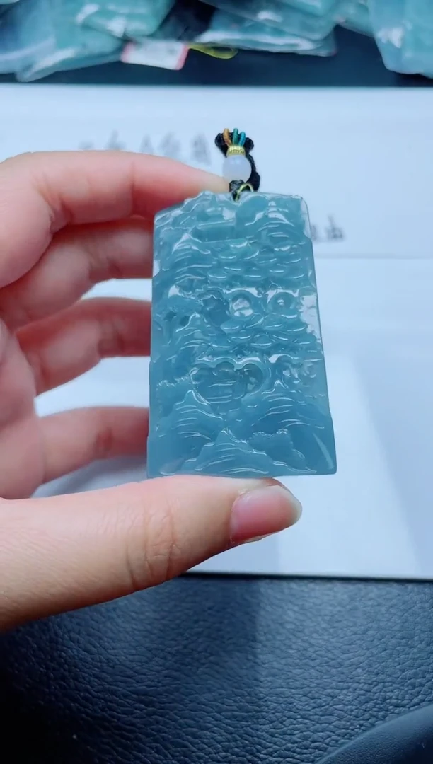 颈饰未镶嵌翡翠