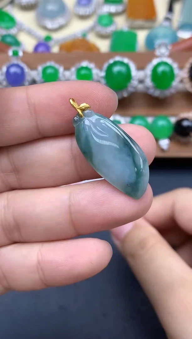 颈饰18K金镶嵌翡翠348-中国好珍宝