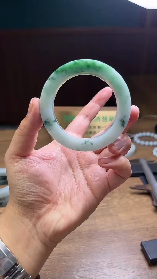 未镶嵌手镯定制翡翠北***梁定制
