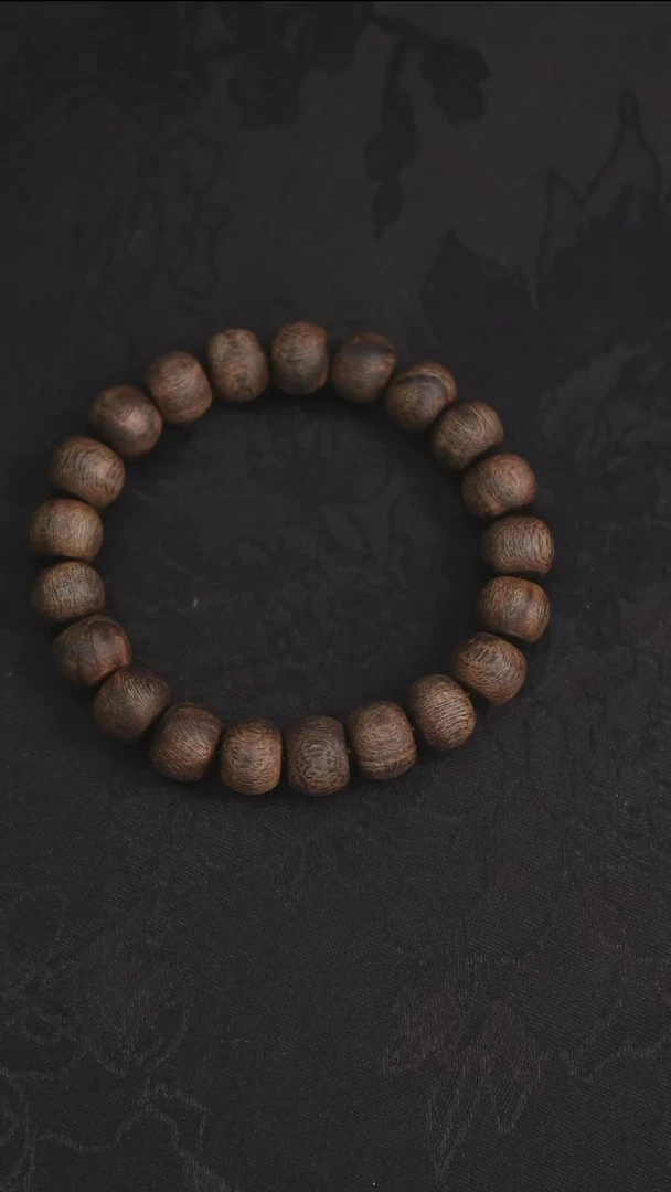 沉香手串一****林海南尖峰岭莺歌绿奇楠99沉卡11苹果珠单圈