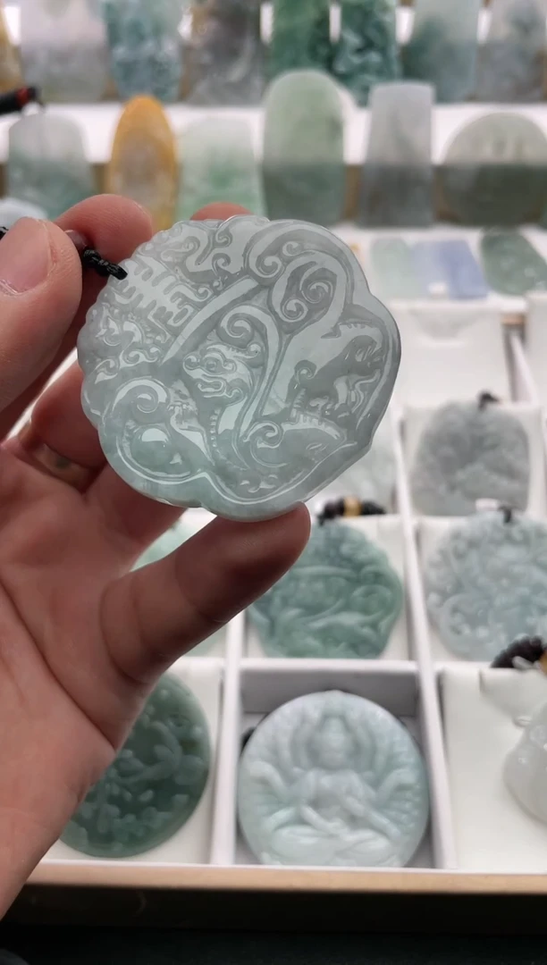 【闪购商品】翡翠颈饰未镶嵌..../2/11/ 175