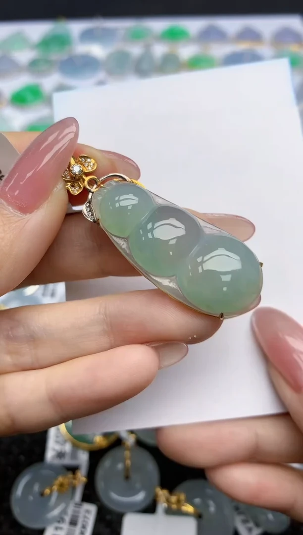 【闪购商品】翡翠挂件18K金镶嵌天然翡翠A货