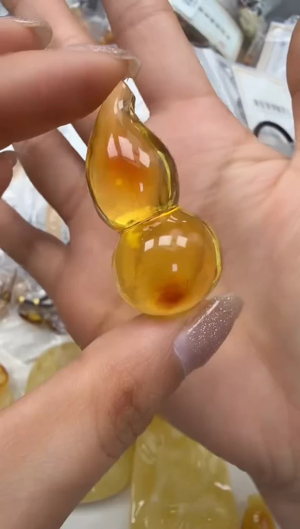 裸石琥珀未镶嵌如图
