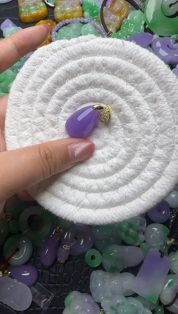 颈饰未镶嵌翡翠缅甸翡翠吊坠