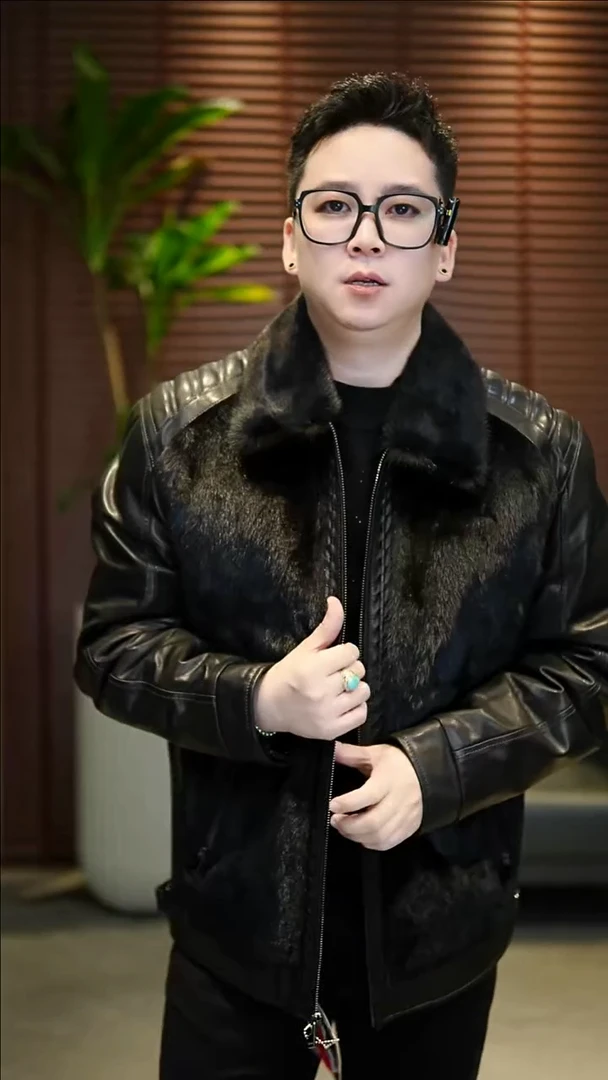 ?56码水貂拼皮鹅绒夹克