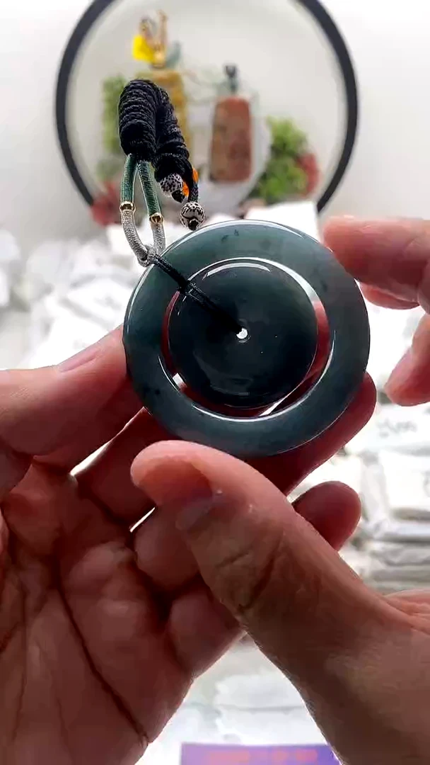 颈饰未镶嵌翡翠子母扣