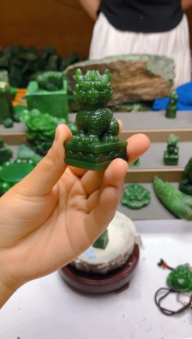 和田玉（碧玉）未镶嵌摆件1