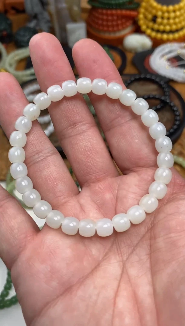 颈饰未镶嵌和田玉手串