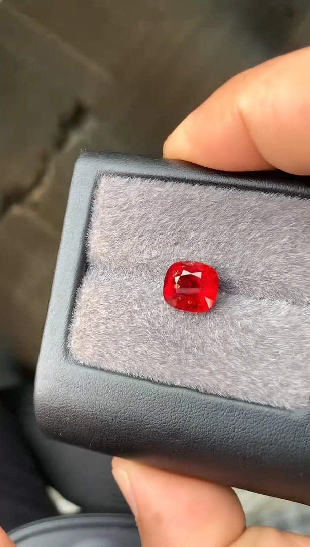 【闪购商品】定制尖晶石裸石未镶嵌5.10ct 枕型 火焰红色调