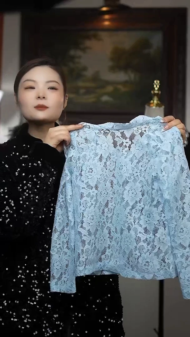 130蓝色蕾丝打底艺桐轩儿童礼服