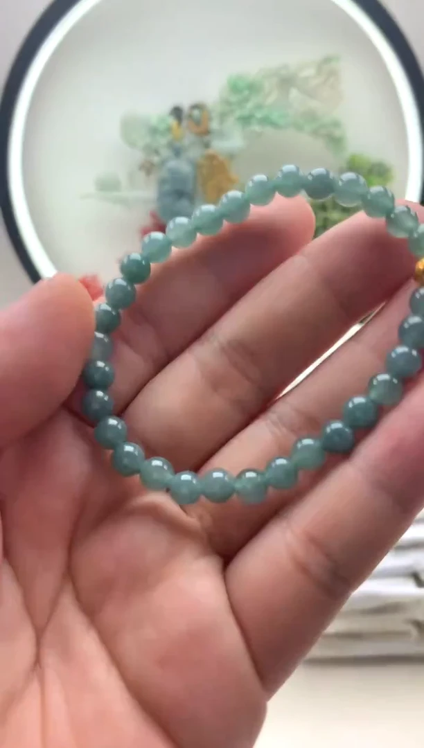 颈饰未镶嵌翡翠手串