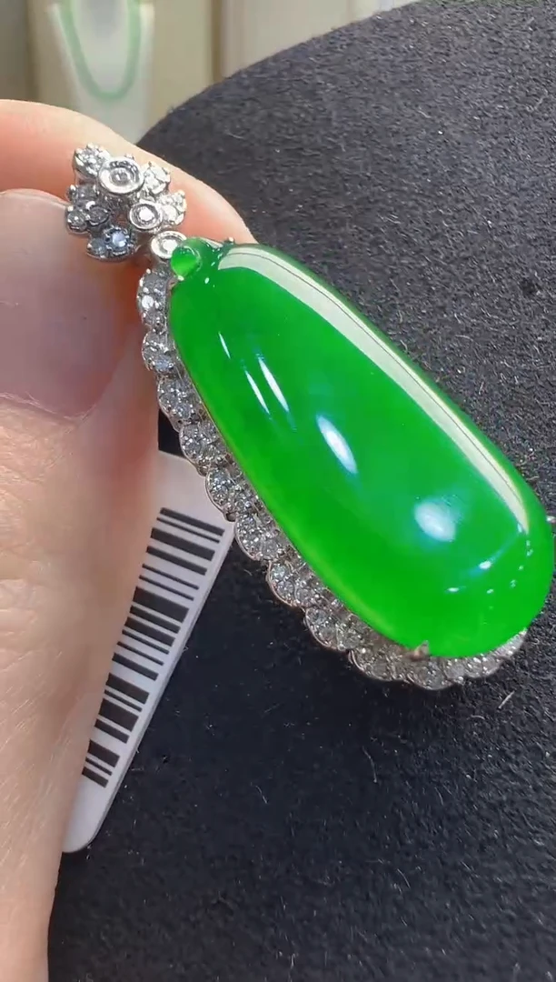 【闪购商品】翡翠吊坠(不含链)18K金镶嵌多样性发货拍一发一