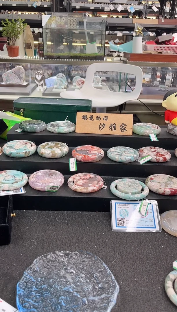 未镶嵌手镯石英质玉六*六圈口（赠品镯心）