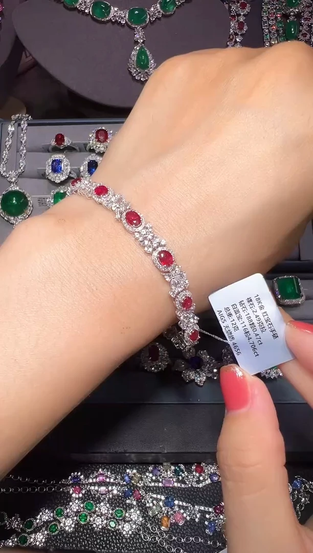 18K金镶嵌手链红宝石