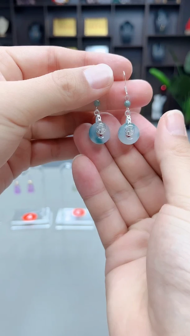 未镶嵌石英质玉（天山翠）耳饰721000