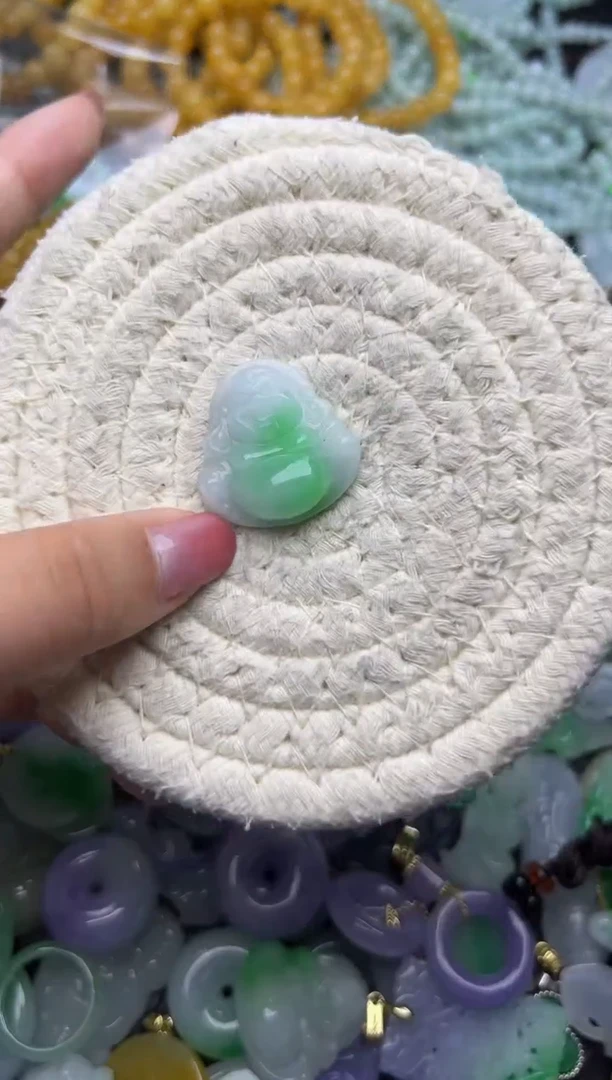 颈饰未镶嵌翡翠天然缅甸翡翠吊坠