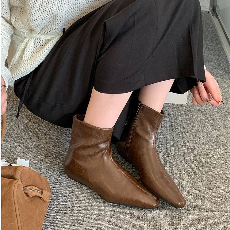 韩版老钱风极简小方头短靴踝靴秋冬新款软皮坡跟切尔西靴瘦瘦靴女