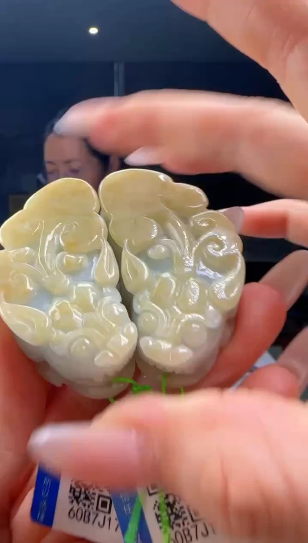 翡翠未镶嵌颈饰一对YJ@@60B7J17764