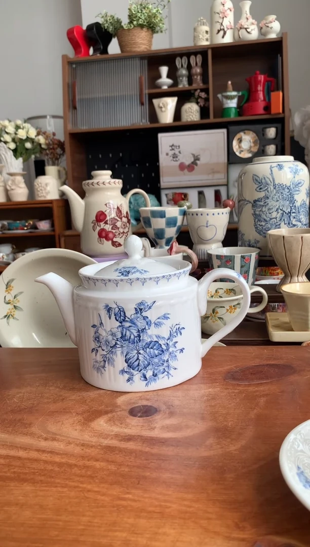 瓷凌霄花茶壶1200ml