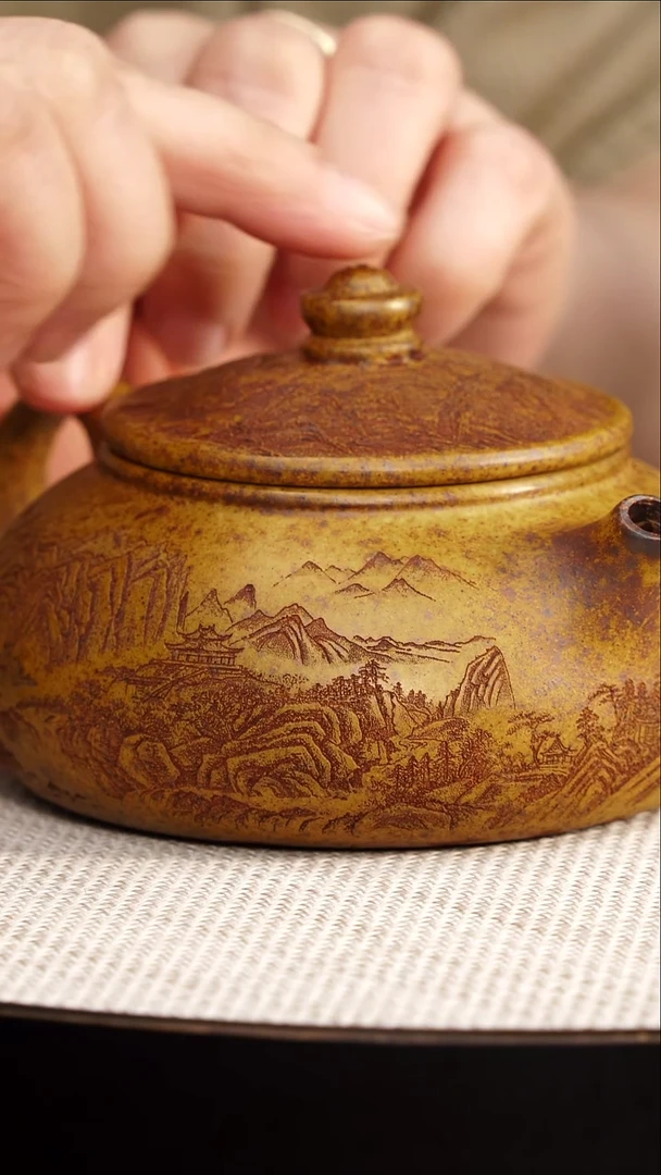 茶壶紫砂宜兴紫砂 山水牡丹寒江 龙骨金砂 曹营营 720