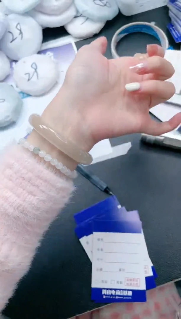 【闪购商品】石英质玉手镯未镶嵌 香槟金手镯-56