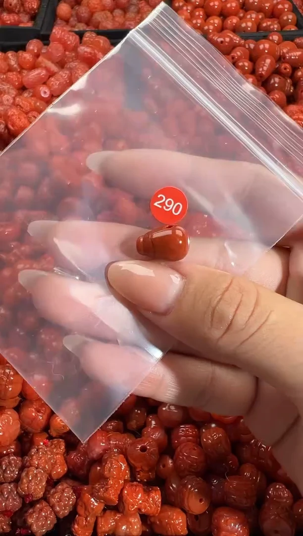 颈饰未镶嵌南红玛瑙1