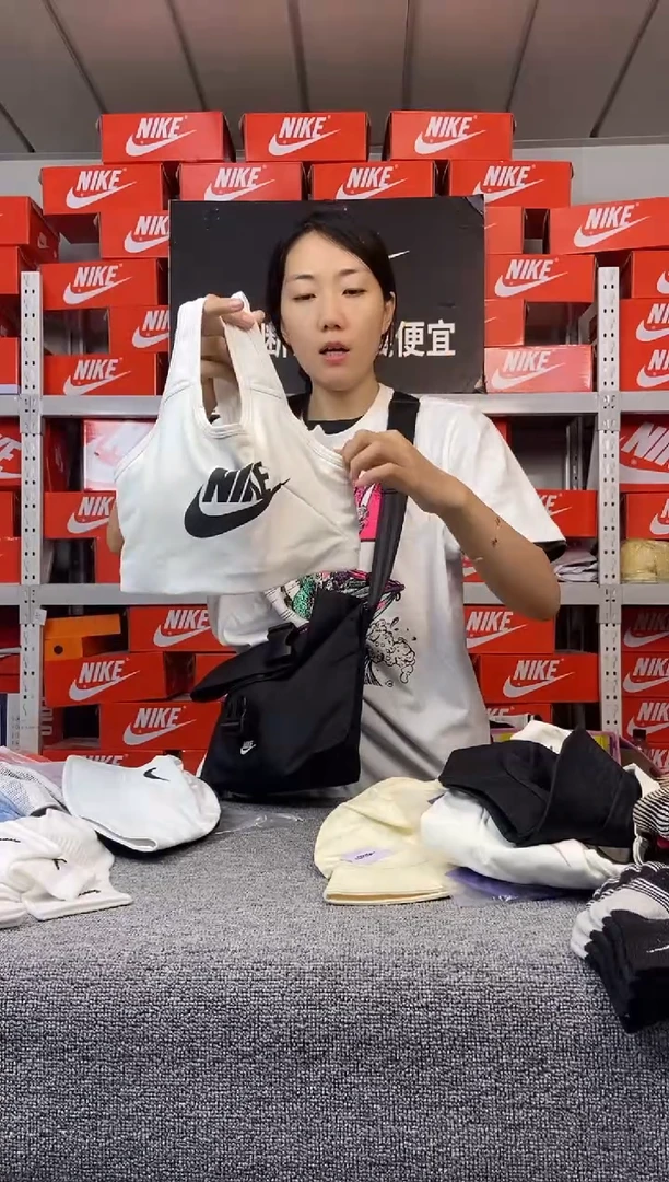 744编码 瑕疵直播间过款 尺码155S