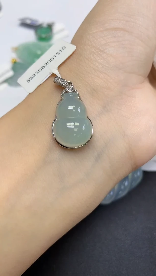 颈饰未镶嵌翡翠天然缅甸翡翠A货多样性发一件