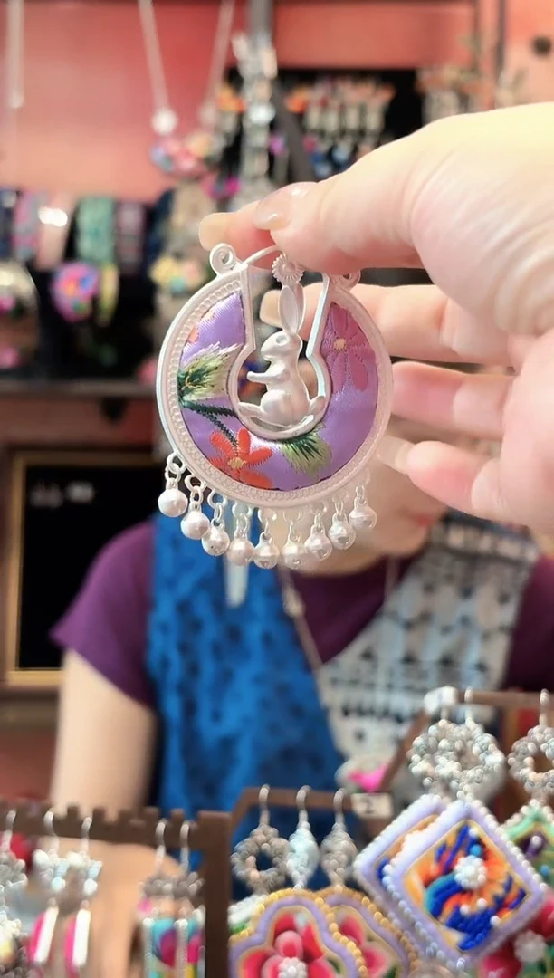 织绣云织谣民族风精美饰品   463