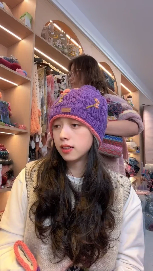 羊毛美利奴紫色提花单球帽