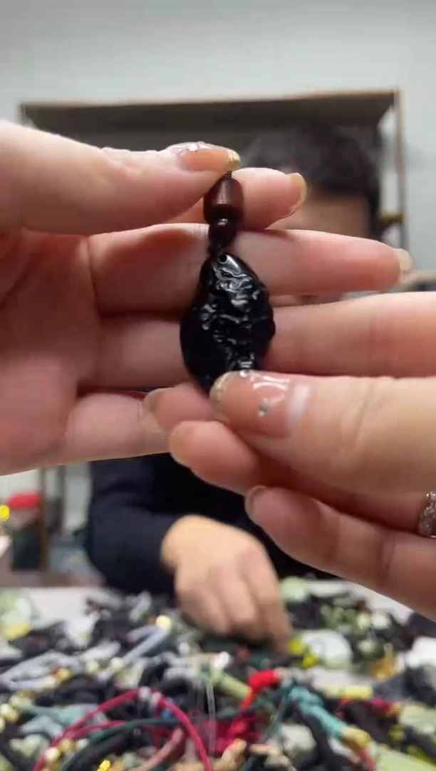 未镶嵌岫玉吊坠·