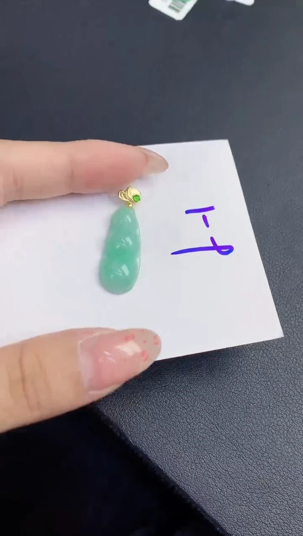 翡翠未镶嵌颈饰缅甸天然翡翠A货