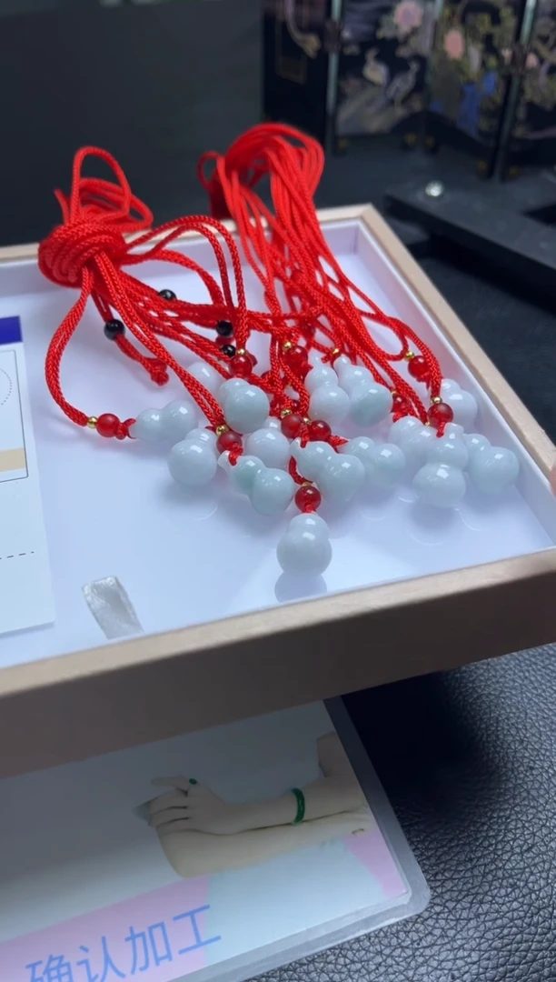 颈饰未镶嵌翡翠我****好翡翠葫芦挂件多样性发货