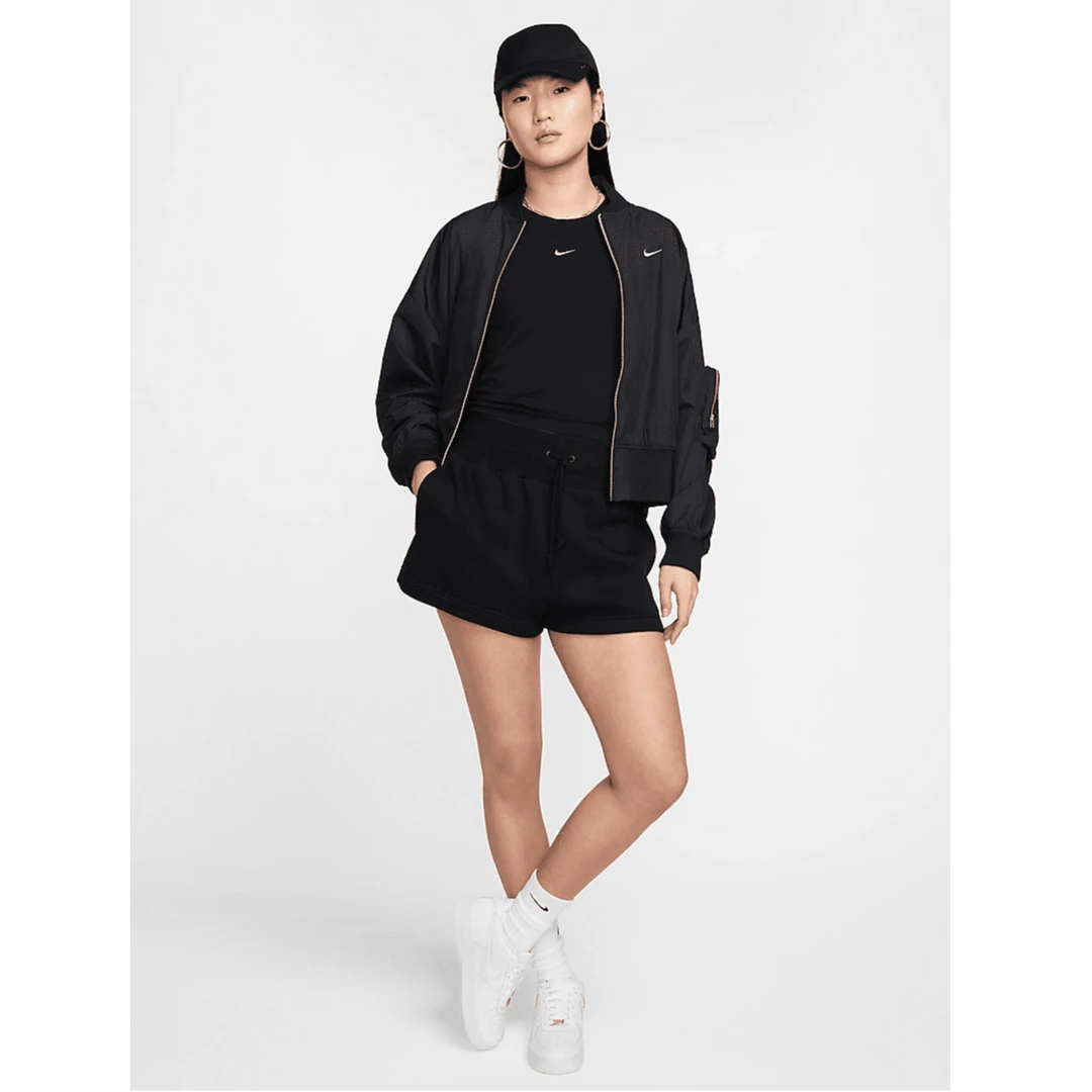 NIKE/耐克【秋季新品】女子 黑色略微裁短修身版型 T恤 FV5509010