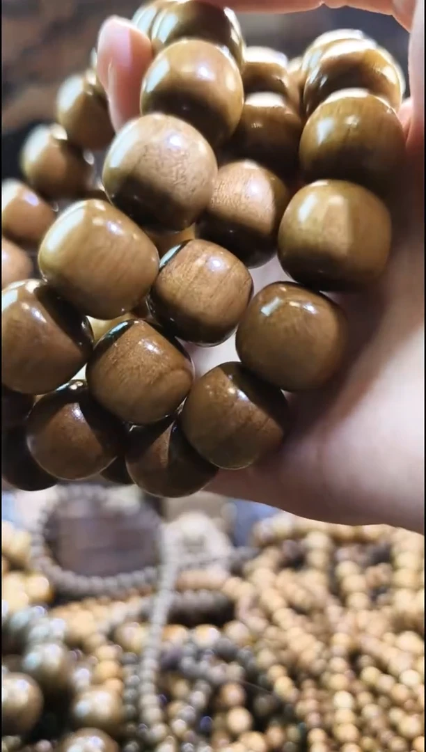 金丝 楠1.5.1.6阴沉黄桶珠手串