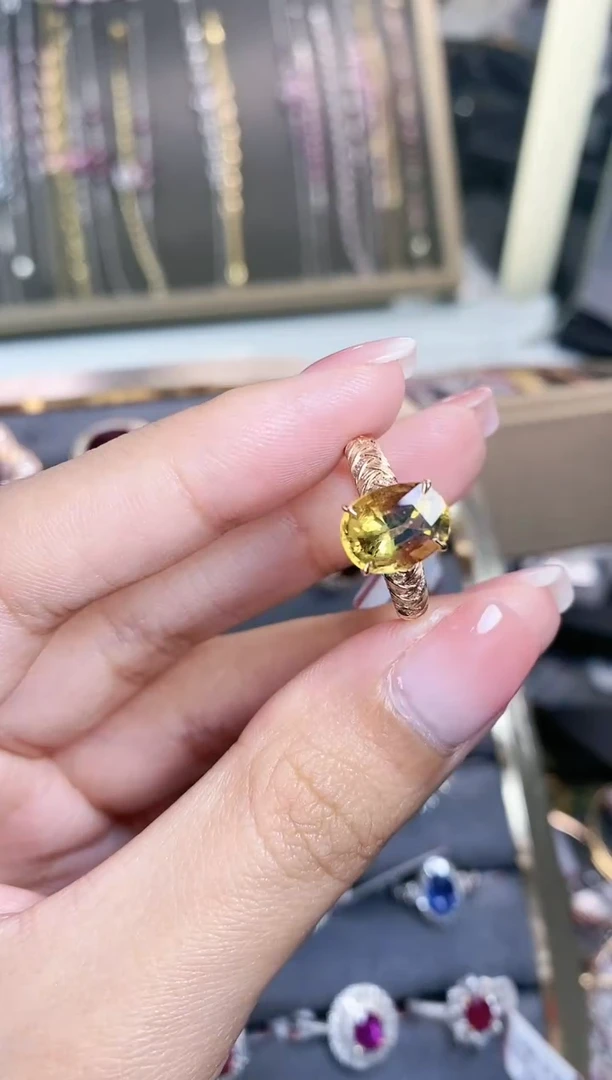 戒指18K金镶嵌碧玺·