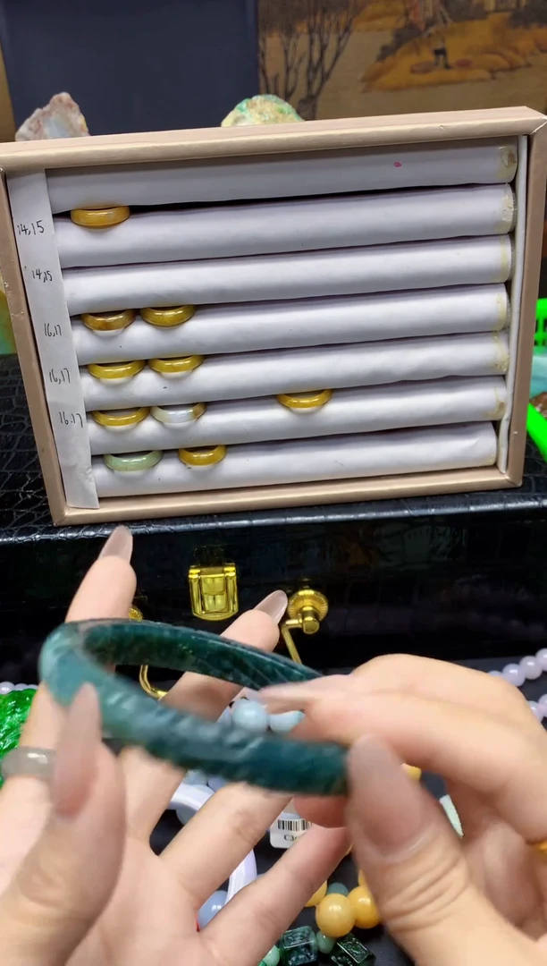 颈饰未镶嵌翡翠天然翡翠A货