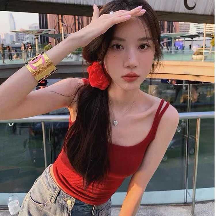 多巴胺双肩带设计感小众带胸垫无袖甜辣妹短款美背吊带背心女外穿